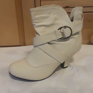 Charlotte Russe cream booties size 8